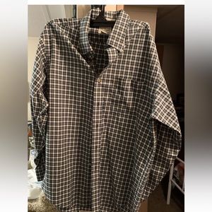 L.L Bean Medium ButtonUp Long Sleeved Shirt